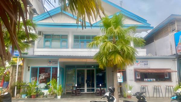 Komodo Indah Hotel and Hostel