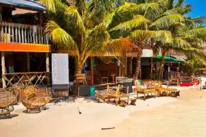 Strand met palmen op Koh Rong