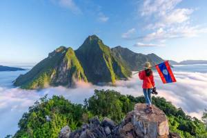 Uitzichtpunt boven de wolken bij Nong Khiaw