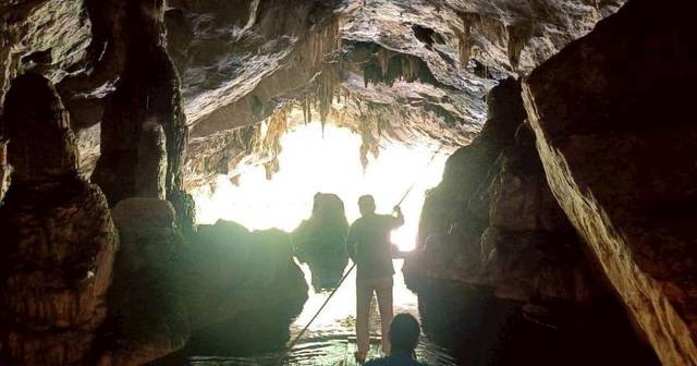 Pai: Nam Lod-grottentour met lokale gids & zonsondergang bij Two Huts