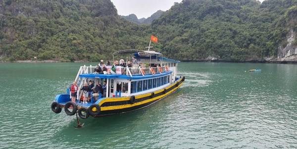 Cat Ba: Lan Ha, HaLong baai hele dag - fietsen, kajakken, lunch