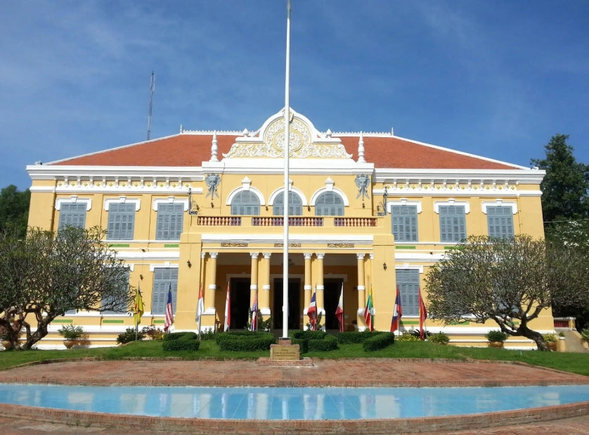 Battambang: tuk-tuk, bamboetrein, moordgrotten/vleermuizengrotten, zonsondergang